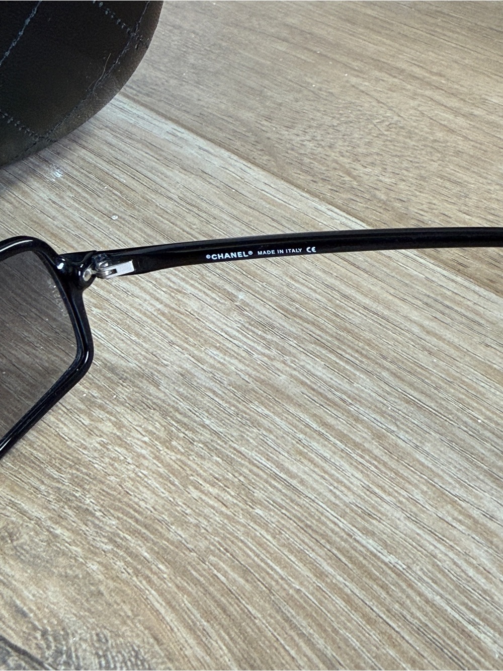 Vintage Chanel sunglasses 5047 h Black with pearl ends - Picture 11 of 15